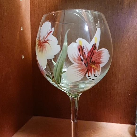9" Goblet HAND PAINTED WINE GLASS Hawaiian Hibiscus Lilly Flowers - Picture 11 of 15